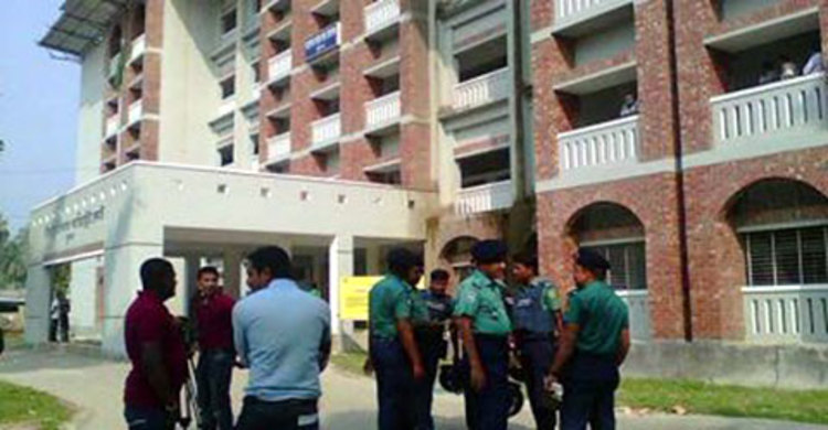 খুলনার জেল সুপার ও জেলারকে আদালতে তলব