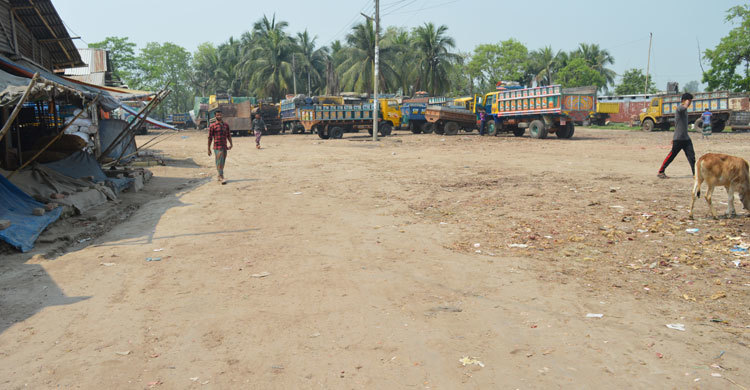 কেসিসির ৪ কোটি টাকা ব্যয়ে নির্মিত ট্রাক টার্মিনাল অকেজো 