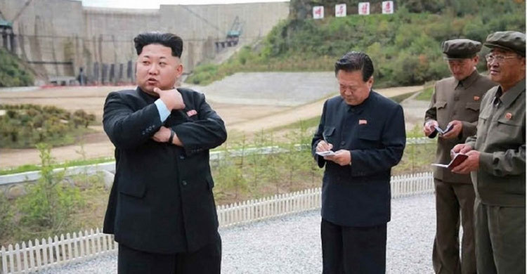 যুক্তরাষ্ট্রকে উড়িয়ে দেয়ার হুমকি কিমের