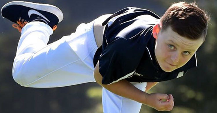 ছয় বলে ছয়জনকে বোল্ড করলো যে বিস্ময় বালক!