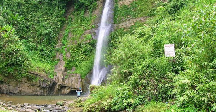 মাধবকুণ্ড এখন পর্যটনের গুরুত্বপূর্ণ অঙ্গন