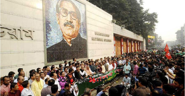 বিকেলের যানজট রাতেও তীব্র