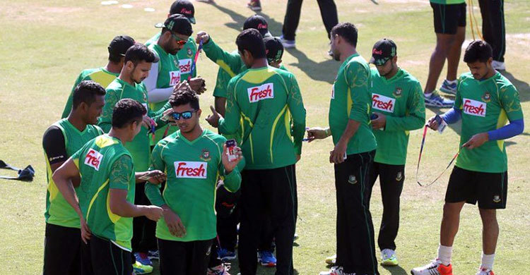 ব্যাঙ্গালুরুতে অনুশীলনে মাশরাফি-সাকিবরা 