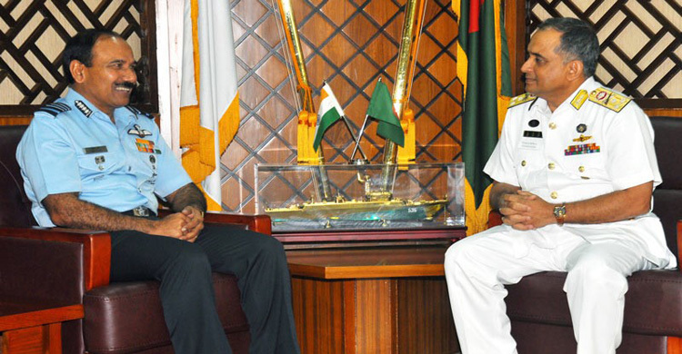 নৌবাহিনী প্রধানের সঙ্গে ভারতীয় বিমান বাহিনী প্রধানের সাক্ষাৎ