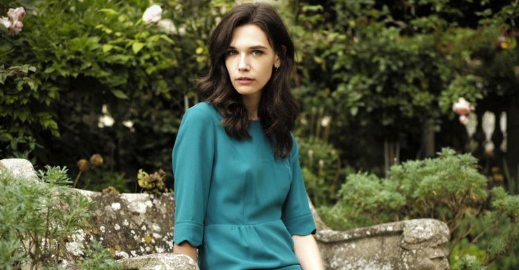 আঠারো না হলে মডেল নিষিদ্ধ!