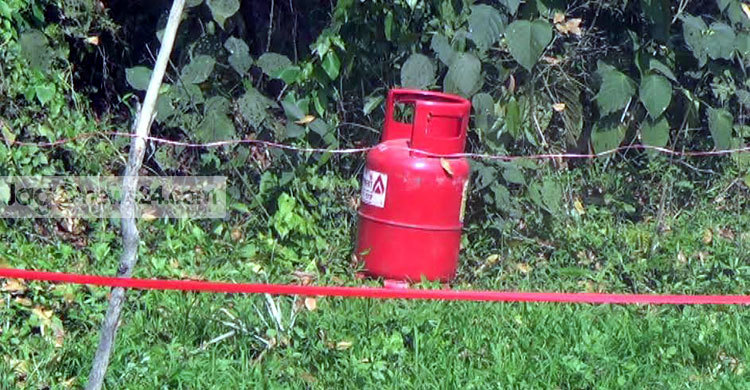 প্রধান বিচারপতির বাড়ির পাশ থেকে সিলিন্ডার উদ্ধার