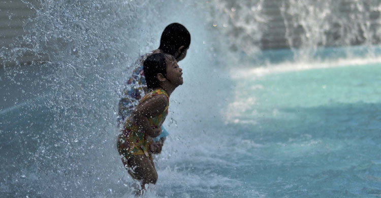 মালয়েশিয়ায় দাবদাহ : স্কুল বন্ধ ঘোষণা