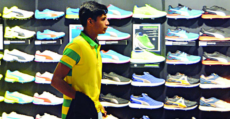 অর্ডার দিয়ে বানাতে হয় মুস্তাফিজের জুতো! 