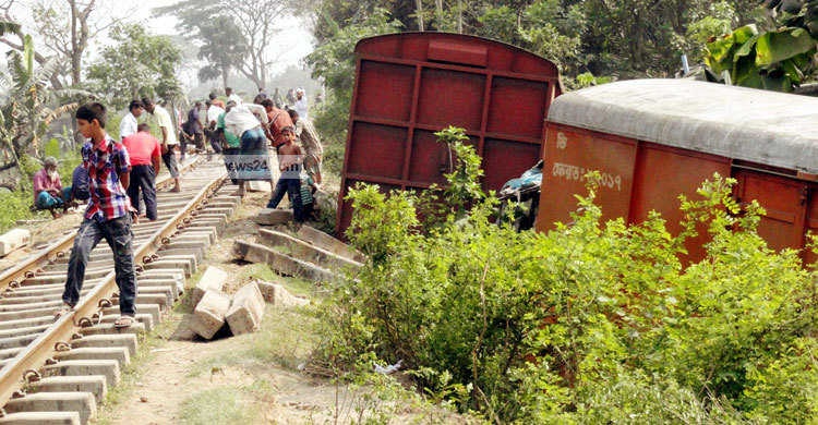 ময়মনসিংহে ১২ ঘণ্টা পর ট্রেন চলাচল শুরু