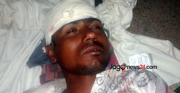 ইভটিজিংয়ের প্রতিবাদ করায় বাবাকে মারপিট