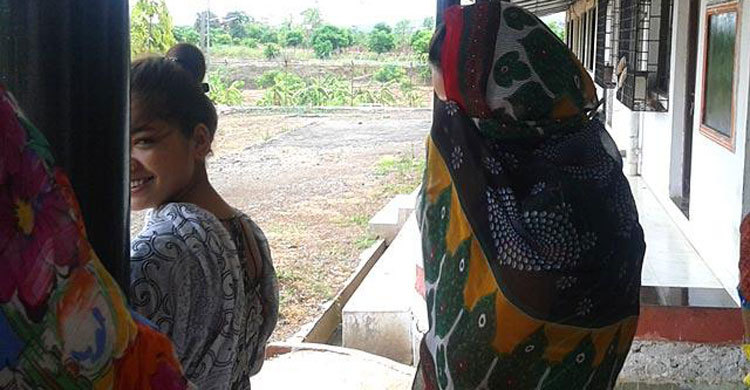 ১৮ হতে না হতেই বিয়ে