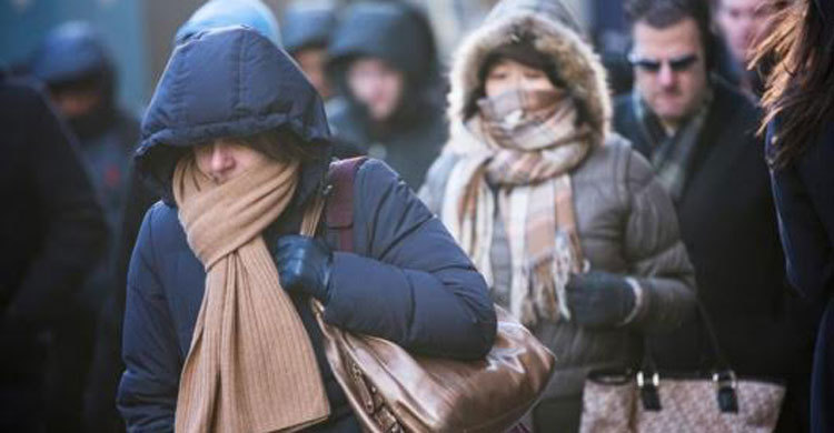 শীতে বিপর্যস্ত নিউইয়র্কে জরুরি অবস্থা