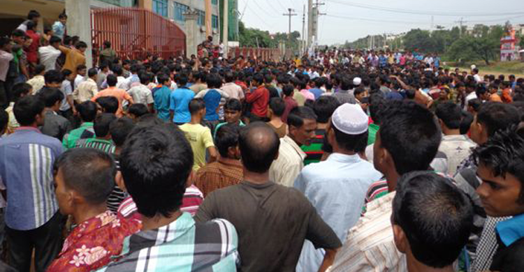 না.গঞ্জে বিনা নোটিশে দুইটি পোশাক কারখানা বন্ধ 