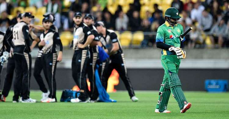 রাতে নিউজিল্যান্ডের বিপক্ষে মাঠে নামছে পাকিস্তান