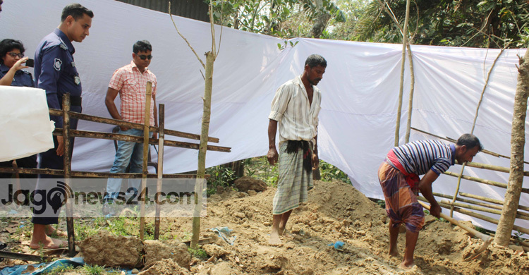 পেট্রলবোমায় নিহত মা-ছেলের মরদেহ উত্তোলন 