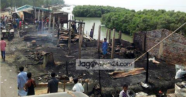 পেকুয়ায় ১৬ দোকান ভ্স্মীভূত, কোটি টাকার ক্ষতি 