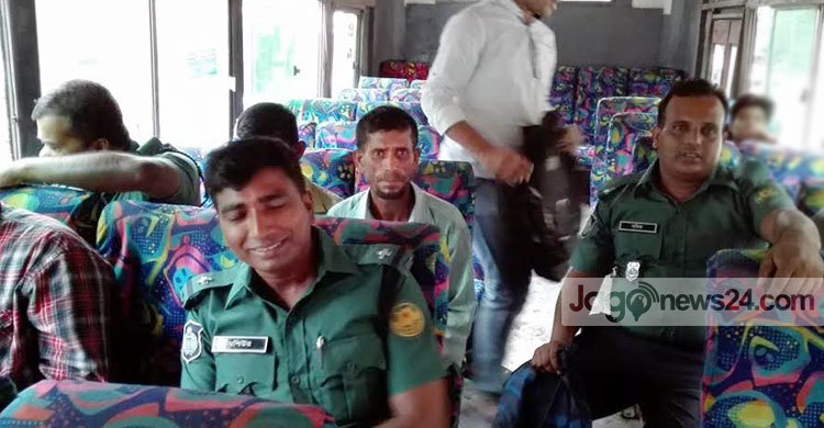 লোকাল বাসে রিমান্ডের আসামি নেয়ার ঘটনায় তদন্ত হচ্ছে