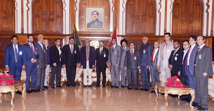 রাষ্ট্রপতির সঙ্গে ঢাকা চেম্বার নেতাদের বৈঠক
