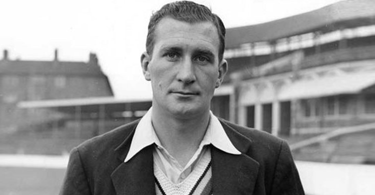 ক্রিকেটের যে দশটা রেকর্ড ভাঙা প্রায় অসম্ভব