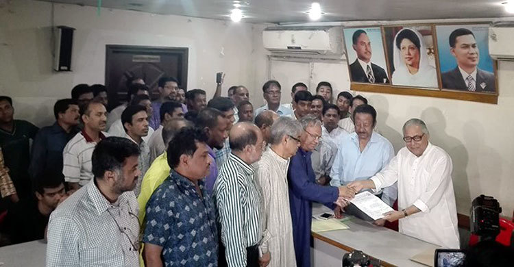 খালেদার পক্ষে মনোনয়নপত্র জমা দিলেন রিজভী