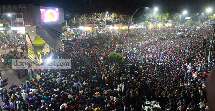 জয়ের মাধ্যমে ভারতের ষড়যন্ত্রের জবাব দিতে গলা ফাটাচ্ছেন সমর্থকরা