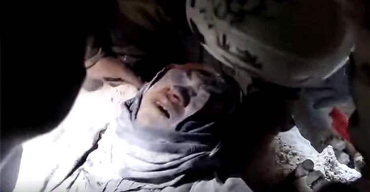 ৩০ ঘণ্টা পর ধ্বংসস্তুপ থেকে উদ্ধারের নাটকীয় ভিডিও