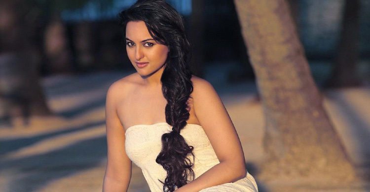 অবশেষে গিনেজ বুকে নাম উঠলো সোনাক্ষির