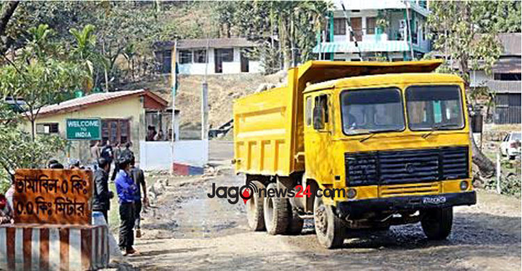 তামাবিল দিয়ে আবারো চুনাপাথর আমদানি শুরু