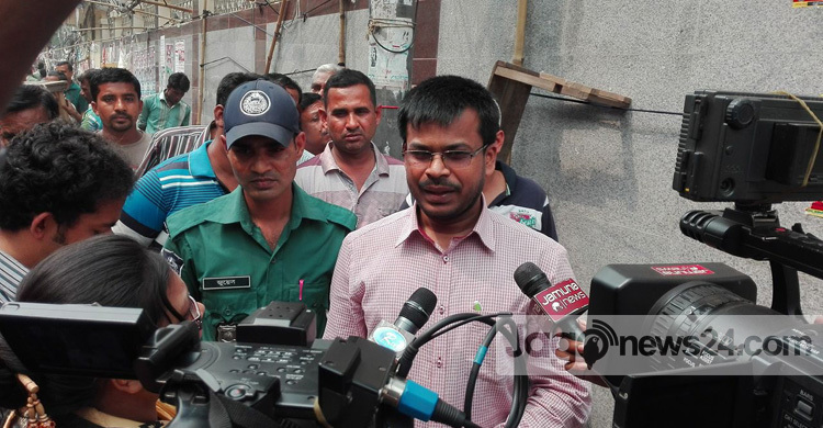 ফুটপাত দখল ও অবৈধ পার্কিংয়ে ১৩ মামলা