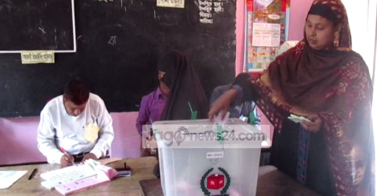 কালীগঞ্জ পৌরসভার ভোটগ্রহণ চলছে