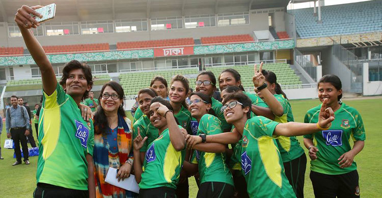 ঢাকা ছেড়েছে বাংলাদেশ নারী দল 