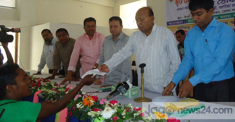 জঙ্গি হামলায় স্বাধীনতা বিরোধীরা জড়িত : বাণিজ্যমন্ত্রী 