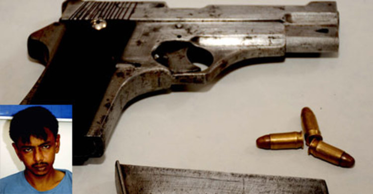 বগুড়ায় পিস্তল ও গুলিসহ যুবক গ্রেফতার