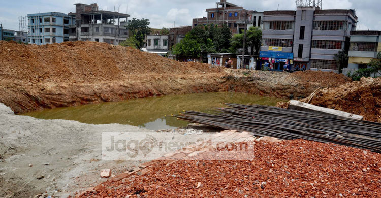 কলেজ ক্যাম্পাসে সরকারি দফতর!