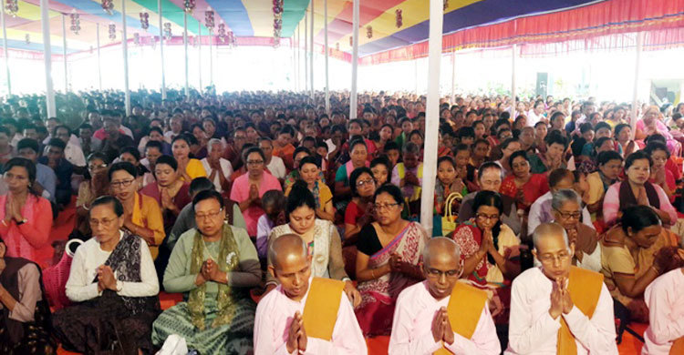 বান্দরবানে বৌদ্ধদের মহাসংঘদান অনুষ্ঠান সম্পন্ন 