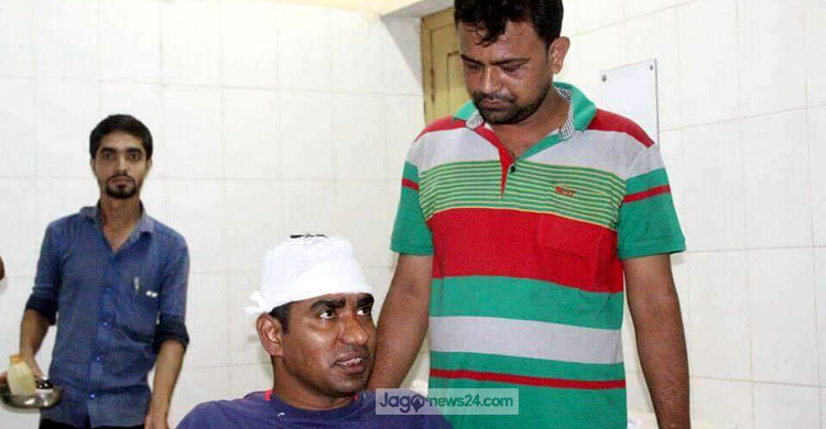 লক্ষ্মীপুরে ব্যাংক কর্মকর্তাকে কুপিয়ে জখম