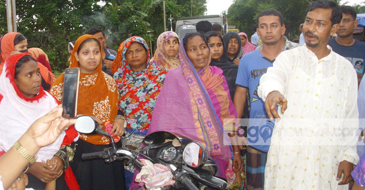 আটক বাণিজ্যে ব্যস্ত পোর্ট থানা পুলিশ 