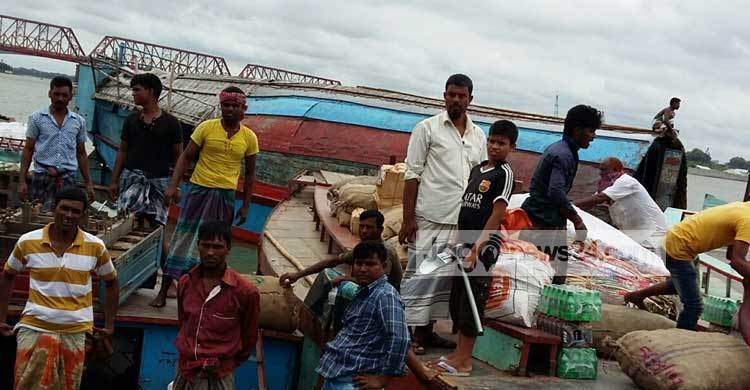 মেঘনা নদীতে নৌডাকাতি : আহত ৫