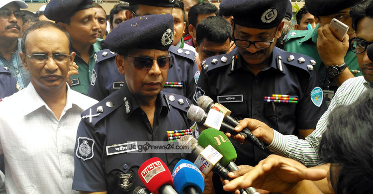জঙ্গিবাদ দমনে বাংলাদেশ পুলিশ রোল মডেল : আইজিপি