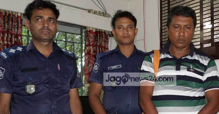 জীবননগরে কৃষি ব্যাংকের সুপারভাইজার আটক