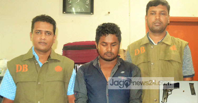 কুমিল্লায় অস্ত্রসহ সন্ত্রাসী কানা টিপু গ্রেফতার