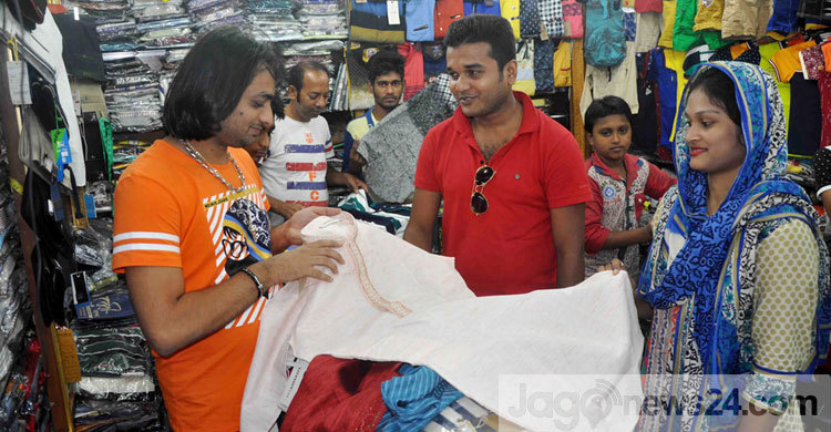 কুমিল্লার ঈদ বাজারে ভারতীয় পোশাকের দাপট