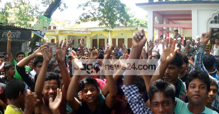 জাল টাকা উদ্ধার অভিযানে গিয়ে জনতার হাতে অবরুদ্ধ পুলিশ 