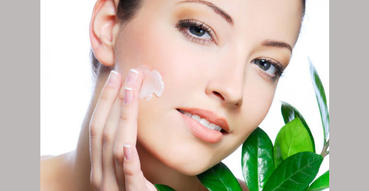 ত্বকের যত্নে সঠিক ডে ক্রিম বেছে নেয়ার উপায়