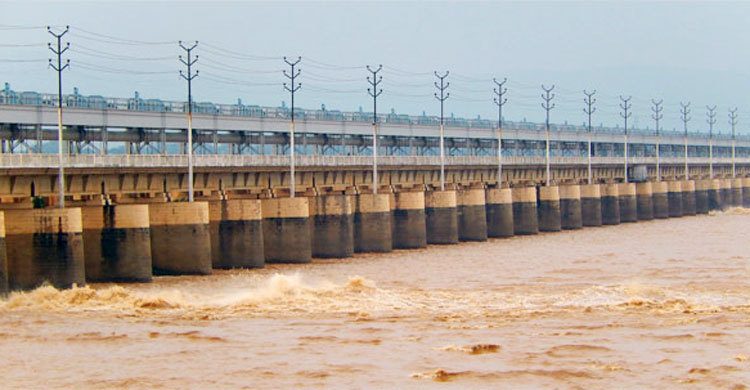 ফারাক্কার পানিতে ৩০ গ্রাম প্লাবিত : ৬০ হাজার মানুষ পানিবন্দি