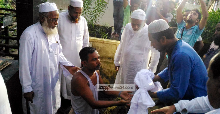 সেই শিশুর দাফন সম্পন্ন 