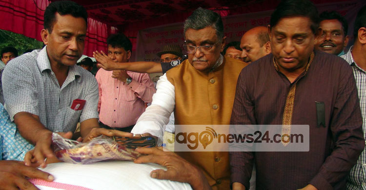 ত্রাণ নিয়ে দুর্নীতি করলে কঠোর ব্যবস্থা 