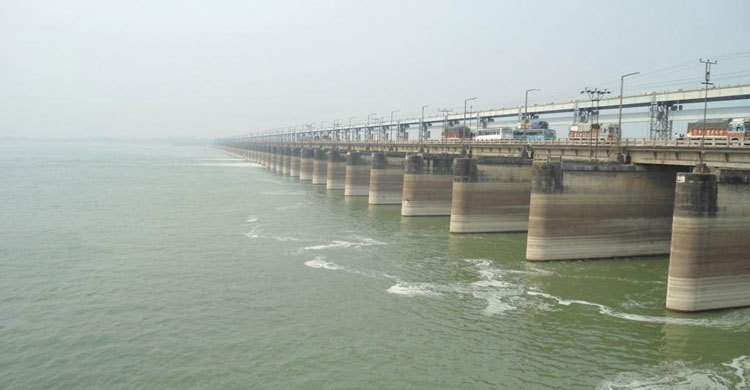 পদ্মার পানি বিপদসীমা অতিক্রমের আশঙ্কা