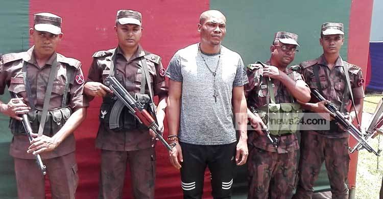 ফেনীতে নাইজেরিয়ান নাগরিক আটক