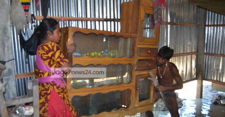 সাহায্য নিয়্যা কেউ আসে নাই ভাইজান